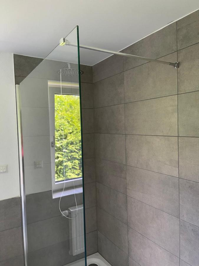 Bungalow In Ruhiger Siedlung Mit Stellplatz Landshut Exterior foto